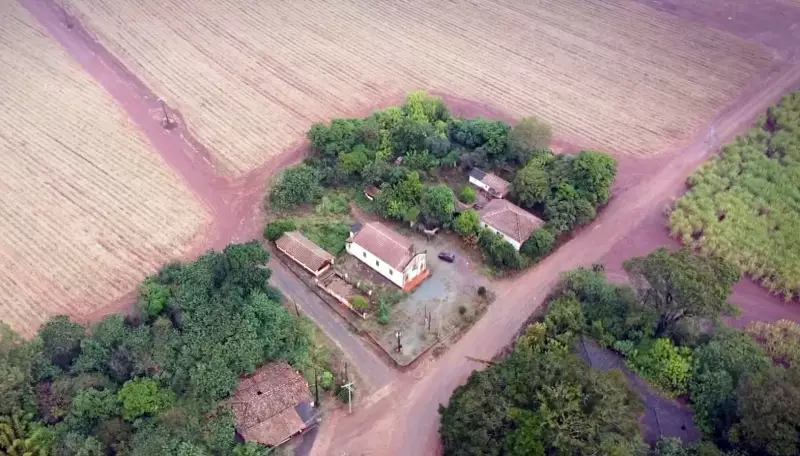 Vila esquecida no interior de SP resiste ao tempo e conta histórias de resistência