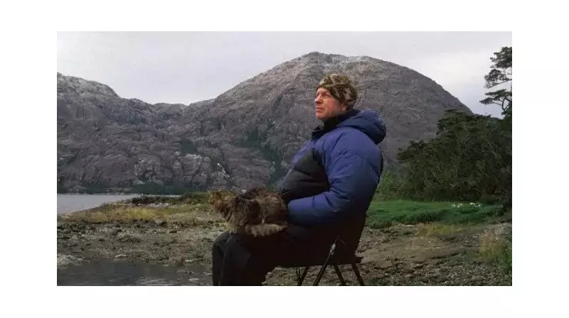 Vivendo como um eremita moderno: 365 dias numa ilha deserta só com meu gato