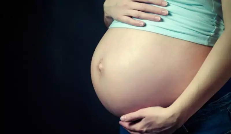 Aborto em Clínica de Reabilitação: Mulher Interrompe Gravidez em Banheiro de Centro em Balneário Camboriú