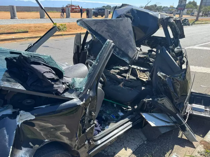 Acidente Brutal em Taubaté: Casal Sobrevive Milagrosamente Após Carro Ser Prensado Como Lata