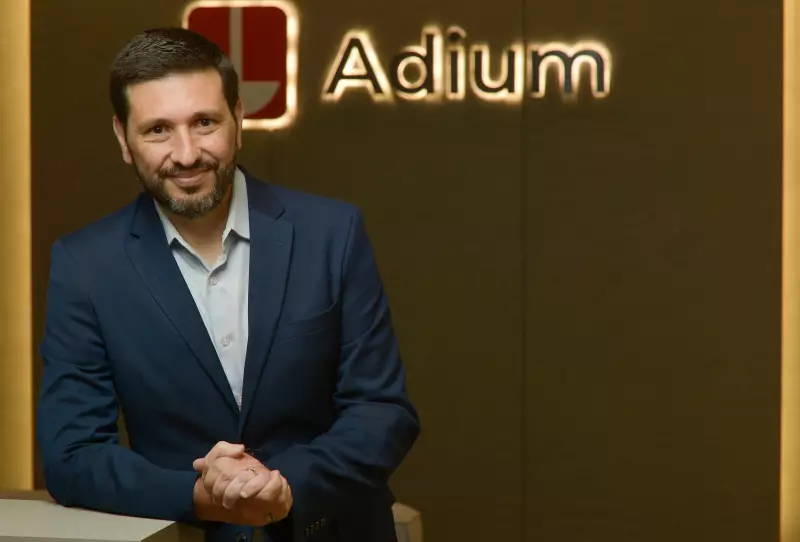 Adium Farmacêutica: Faturamento Explode para R$ 800 Milhões em Apenas 6 Meses