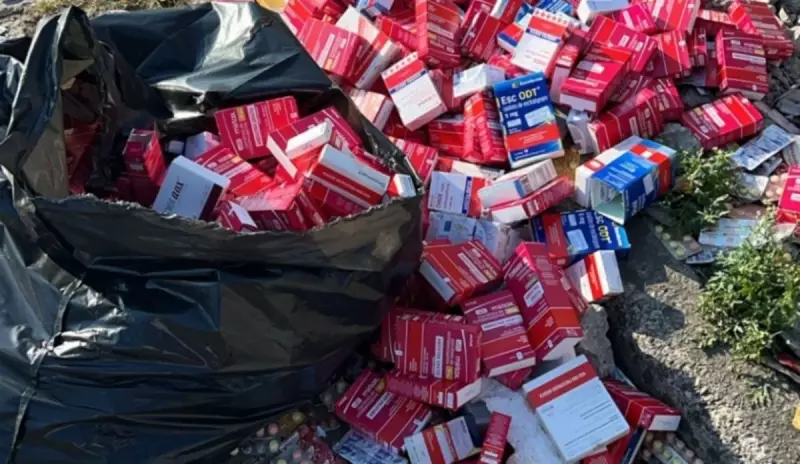 Alerta em Mogi: 172 kg de remédios vencidos abandonados na rua — risco à saúde pública