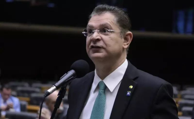 Anistia de R$ 60 bi: Líder do PL coloca votação em pauta e articula relator do centrão