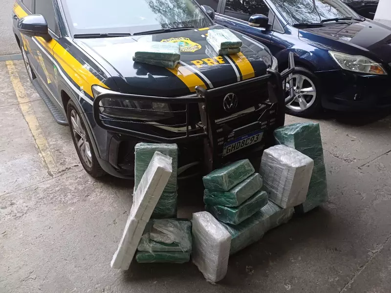 Apreensão Bombástica na Dutra: Mais de 100 kg de Drogas em Carro Fechado em Caçapava