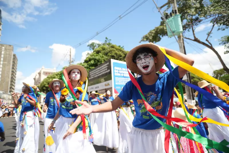 Arraial do Pavulagem inicia o Círio 2025 com arrastão solidário e festa imperdível em Belém