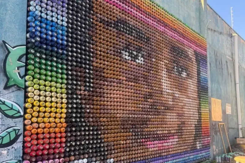 Arte Urbana com Consciência: Mosaico de Latas de Spray Vira Ação de Sustentabilidade em Presidente Prudente