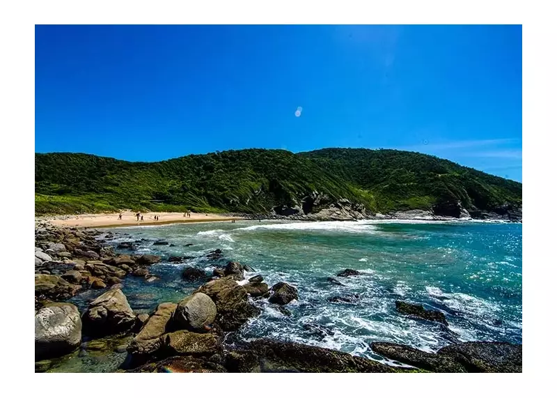 Búzios Brilha: Quatro Praias Conquistam a Cobiçada Bandeira Azul em 2025