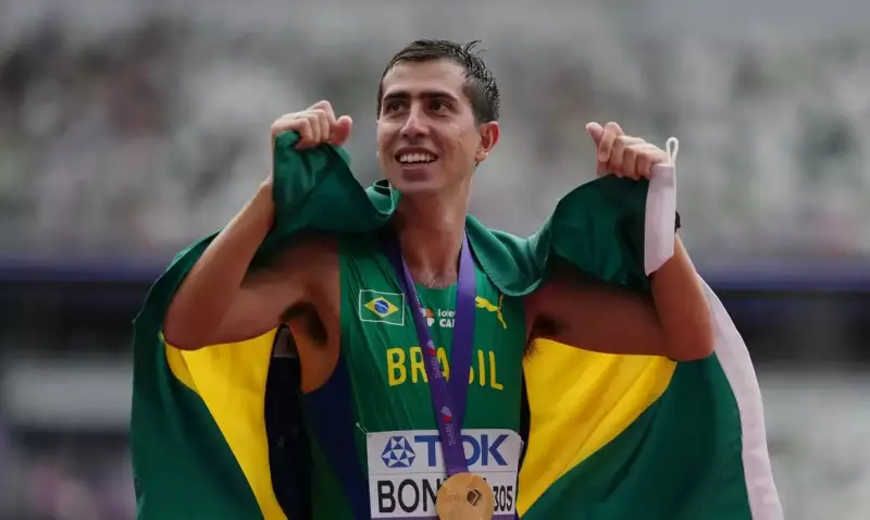 Caio Bonfim Domina o Mundo: Brasileiro Conquista Ouro Histórico na Marcha Atlética em Tóquio