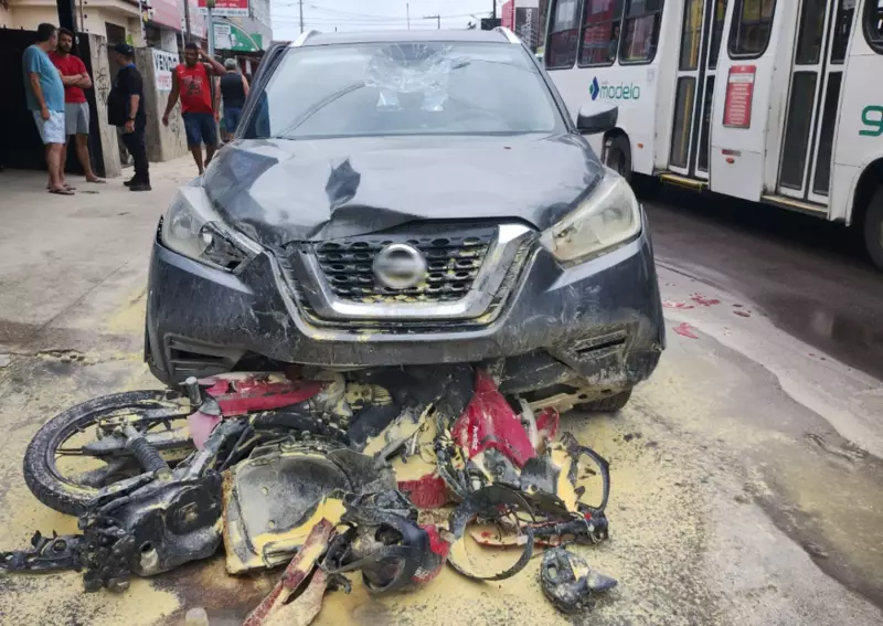 Caos no trânsito de Aracaju: motorista perde controle, atropela pedestre e colide com moto e carro