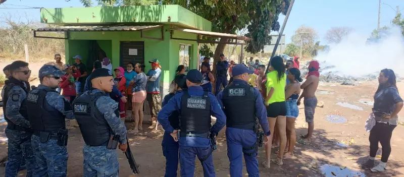 Catadores de Teresina trancam aterro sanitário em protesto por direitos e contra fechamento