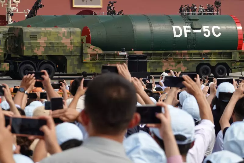 China Exibe Seu Poderio Militar em Desfile Impressionante: Mísseis, Drones e Tecnologia de Ponta Roubam a Cena