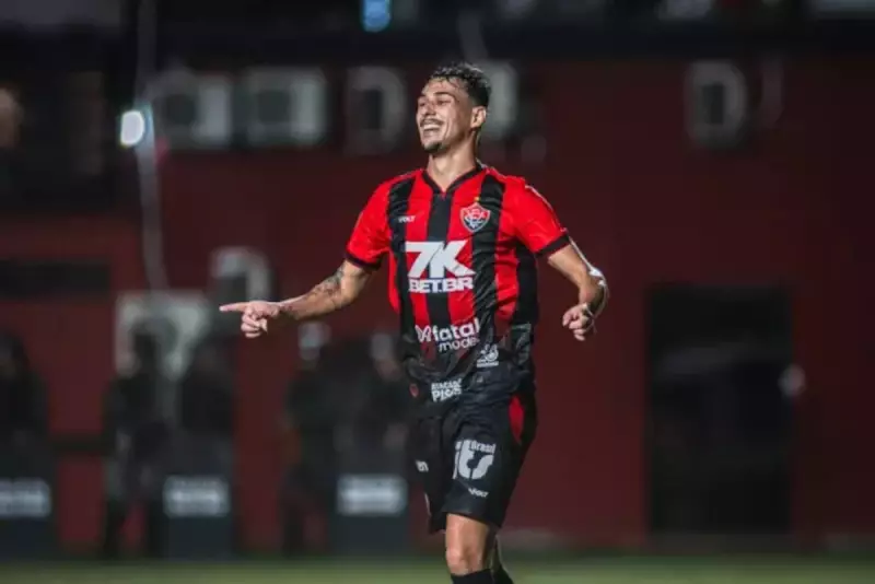 Claudinho Absolvido pelo STJD: Vitória Respira Aliviada com a Liberação do Meia