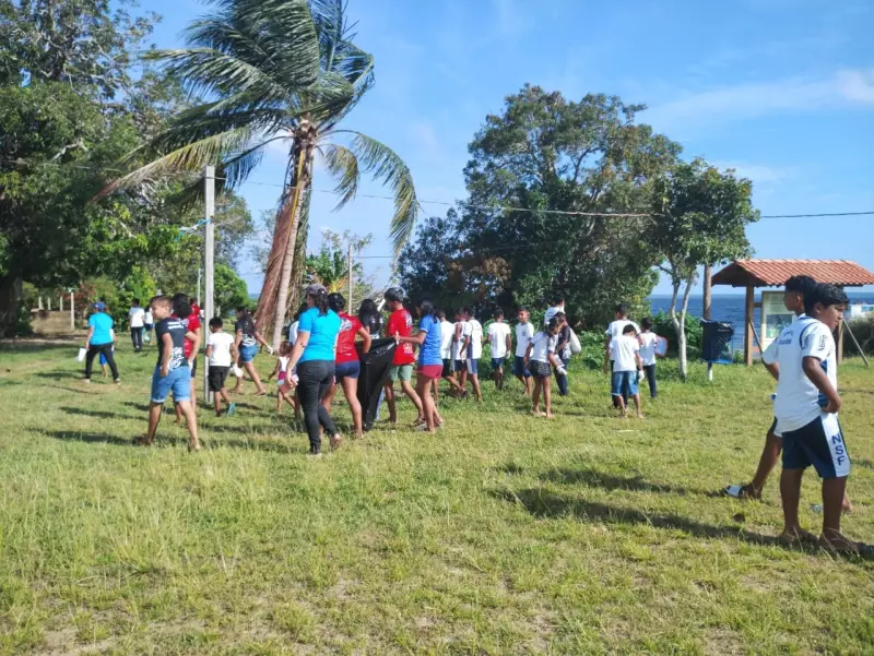 Comunidade do Arapiuns dá show de cidadania e transforma lixo em lição após festa