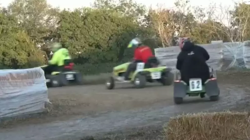 Cortadores de Grama Turbinados: A Inusitada Corrida Britânica que Virou Febre