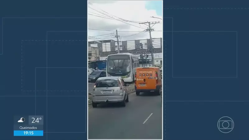 Criminosos usam ônibus como barricadas em São João de Meriti e Chapadão: cenas de guerra urbana assustam moradores