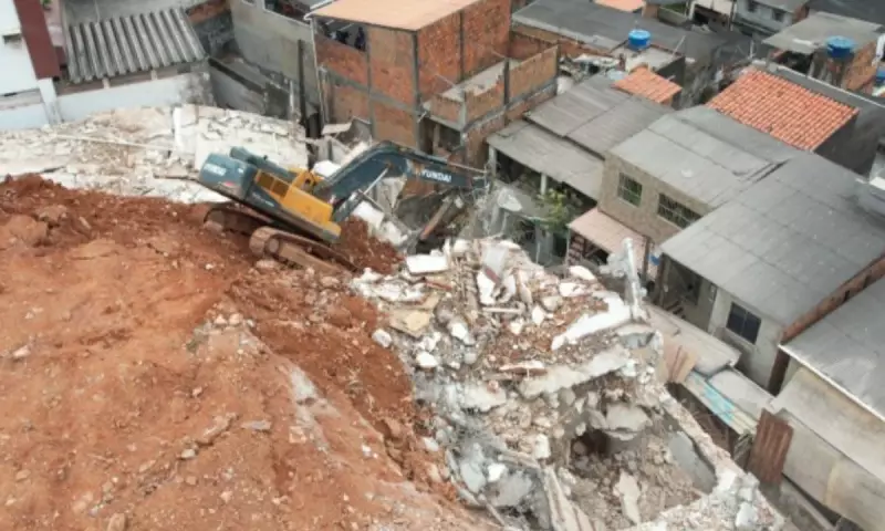 Desabamento em Salvador: Homem fica ferido após paredes desmoronarem em imóvel