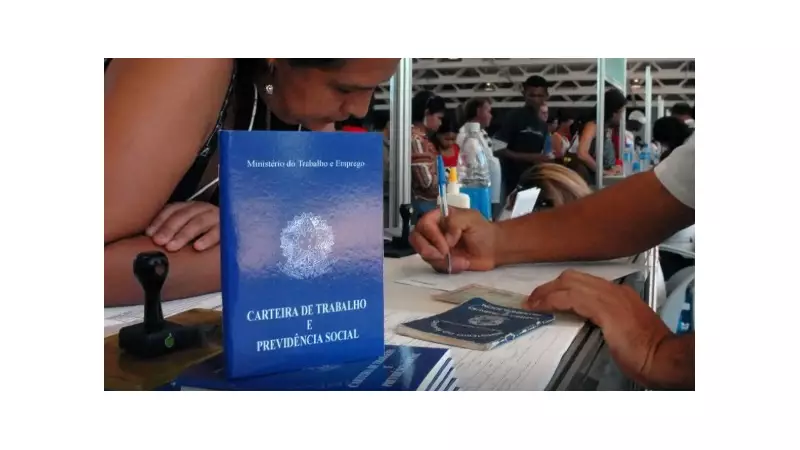 Desemprego Jovem no Brasil: Crise Silenciosa Atinge Mais que o Dobro da Média Nacional