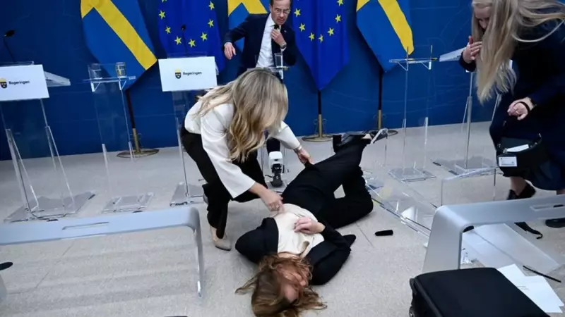 Desmaio Inesperado: Nova Ministra da Saúde da Suécia Passa Mal em Coletiva de Imprensa