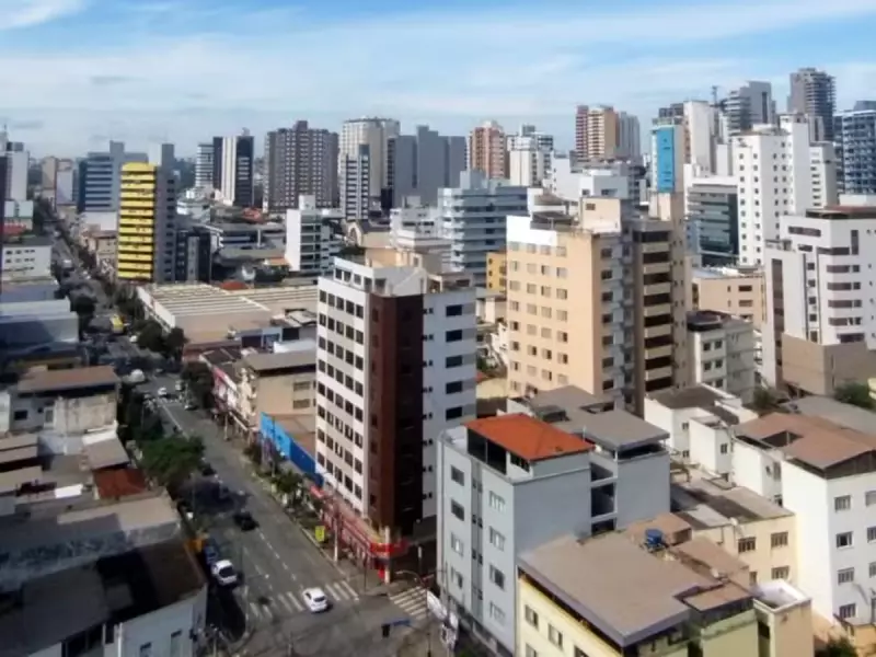 Divinópolis: Líder Regional no Centro-Oeste Mineiro, Mas Desaba no Ranking Nacional — Entenda a Queda