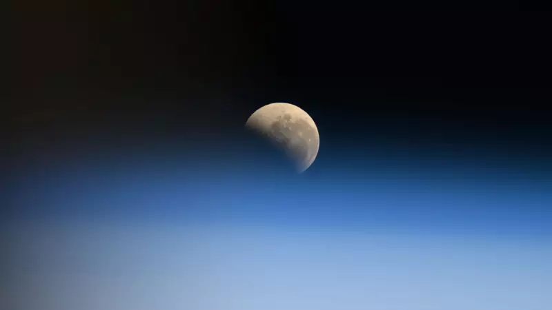 Eclipse Lunar É Registrado do Espaço: Astronautas Revelam Imagens de Tirar o Fôlego