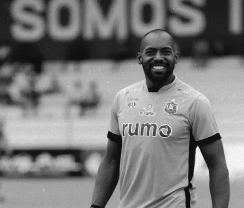 Ex-goleiro morre de infarto ao assistir jogo de futebol em MT: uma tragédia que choca o esporte