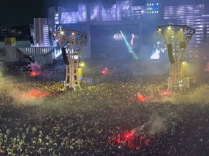 Fogos e Confronto: Fãs de Travis Scott Desobedecem Ordens no The Town e Acendem Sinalizadores