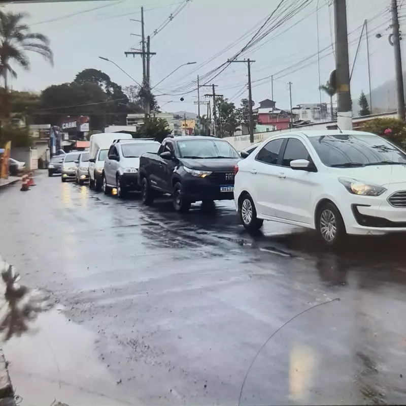Friburgo em Alerta: Ponte em Risco de Colapso Interdita Rua Central | Demolição Iminente