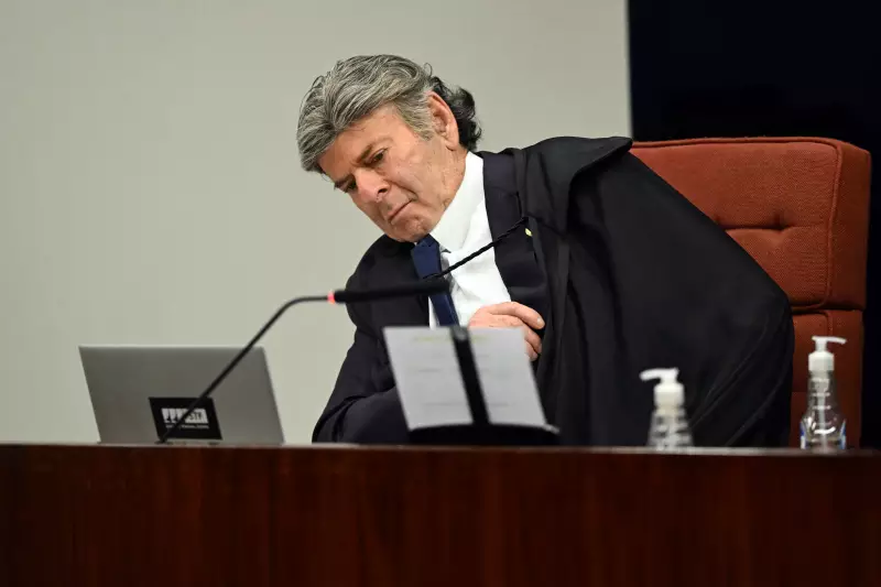 Fux Surpreende no STF: Disputa Acirrada com Moraes e Empate Técnico com Bolsonaro nas Redes