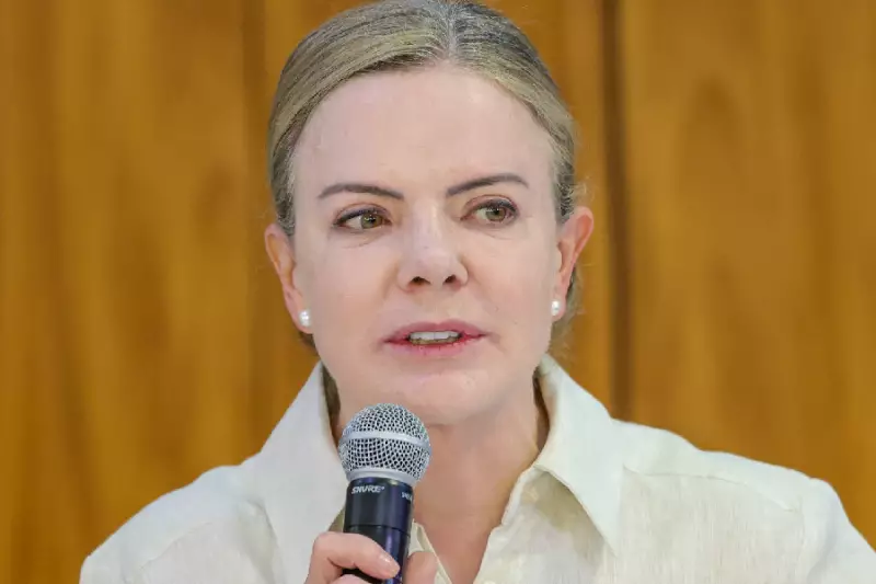 Gleisi Hoffmann Celebra Condenação de Bolsonaro: 'Vitória da Democracia Brasileira'