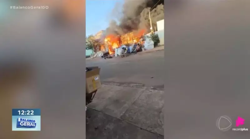 Incêndio de Grandes Proporções Devasta Galpão de Recicláveis em Teresópolis de Goiás — Dois Feridos