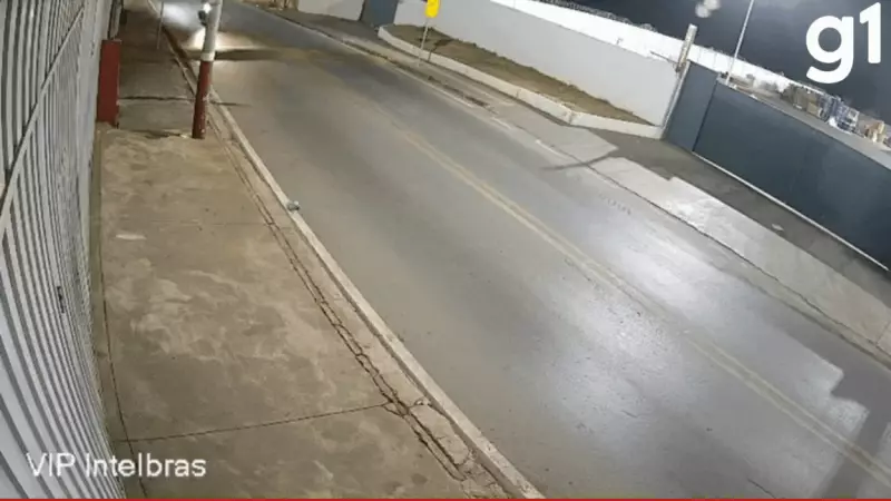Jovem aproveita acidente para furtar arma de policial desacordado em Várzea Grande