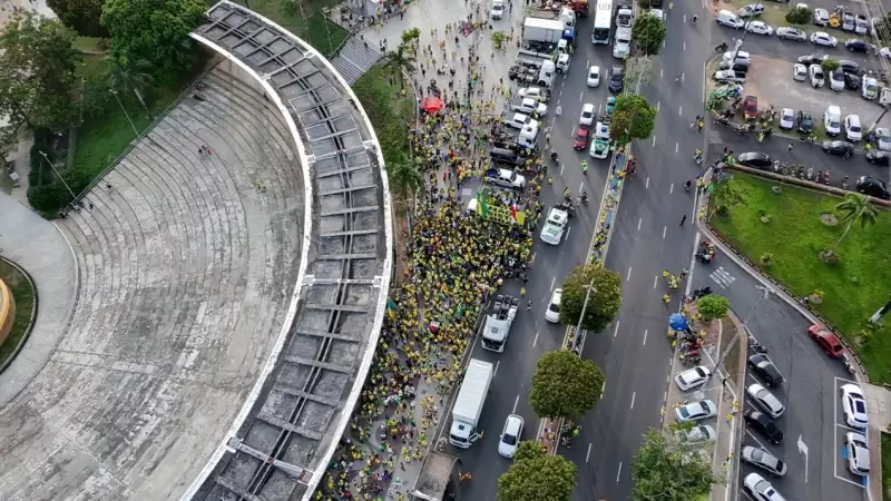 Manaus em Alerta: Apoiadores de Bolsonaro Ocupam Ruas e Exigem Anistia para Condenados por Atos Golpistas