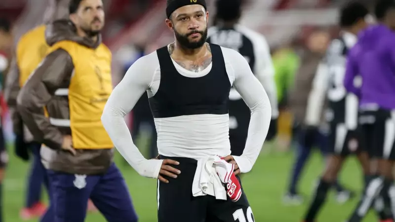 Memphis Depay desmente com veemência boatos sobre Corinthians e acusa mídia de inventar notícias