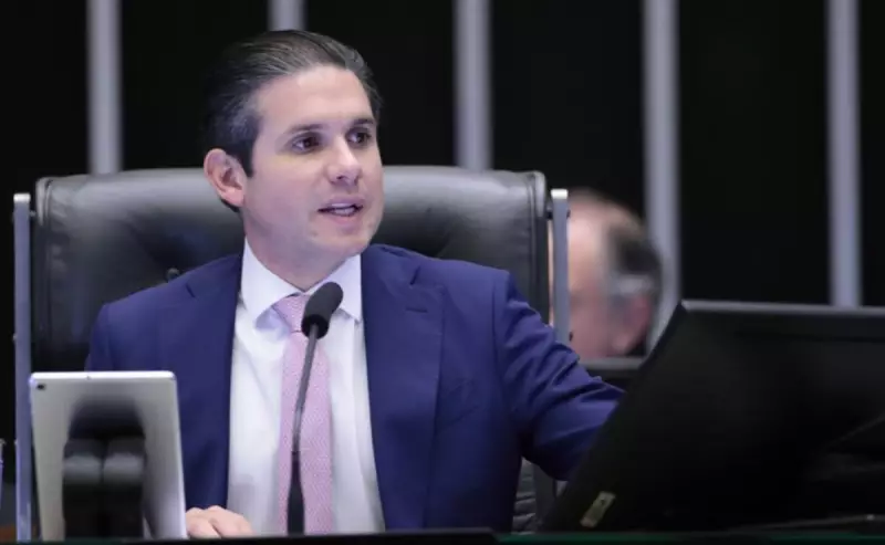 Motta Adota Postura Firme: Seguirá Regras à Risca em Caso de Eduardo Bolsonaro