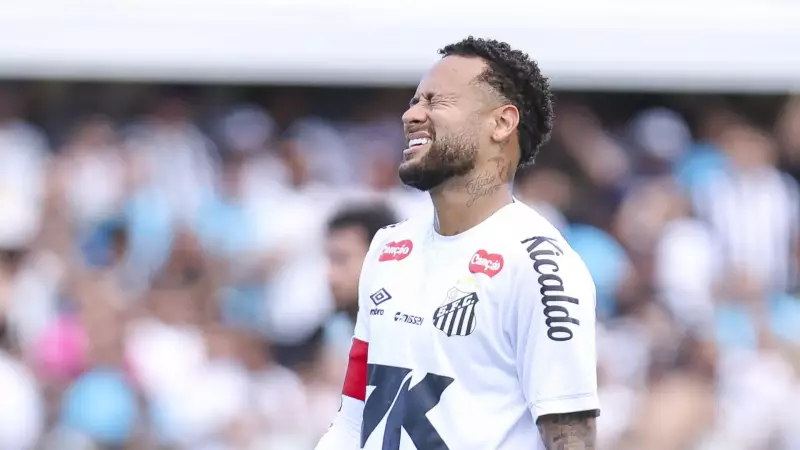 Neymar sofre lesão na coxa e fica fora do clássico entre Santos e São Paulo