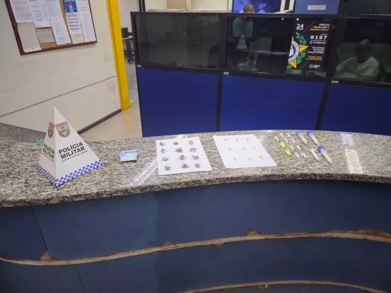 Operação em Barra Mansa desmantela arsenal de drogas e prende traficante | G1 Sul do RJ