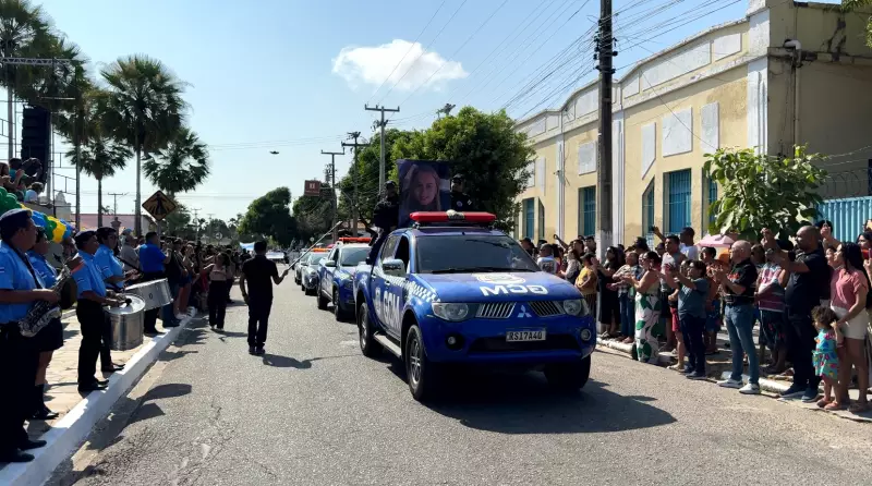 Parnaíba se emociona em desfile cívico que homenageia comandante da Guarda Civil assassinada