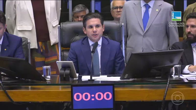 PEC da Blindagem e PL da Anistia: a Tempestade Política que Abala o Congresso Nacional