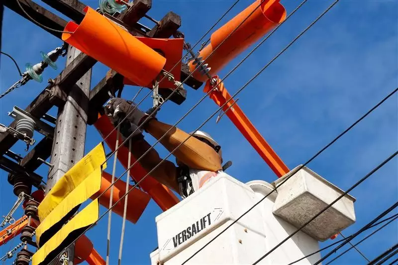 Perigo Invisível: Por Que Intervir na Rede Elétrica Pode Custar Sua Vida e Seu Bolso