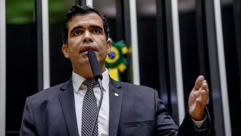 PF Investiga Aliado de Hugo Motta: STJ Autoriza Busca e Apreensão em Apartamento Funcional