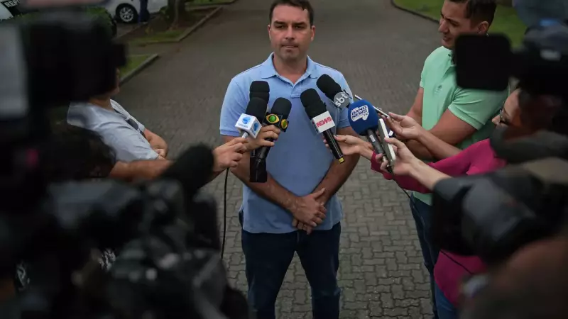 Polícia de SP prende suspeito de assaltar casa da mãe e avós de Flávio Bolsonaro