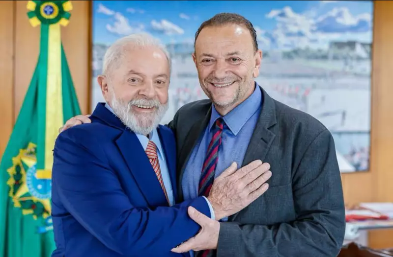 PT Dobra a Aposta e Adere a Protesto Contra a PEC da Blindagem: Crise Institucional se Acentua
