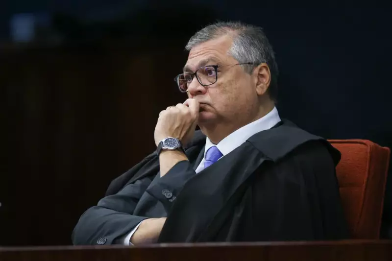 Punição Explosiva: Ministro Dino Pedia 31 Anos de Prisão para Bolsonaro e 30 para Braga Netto