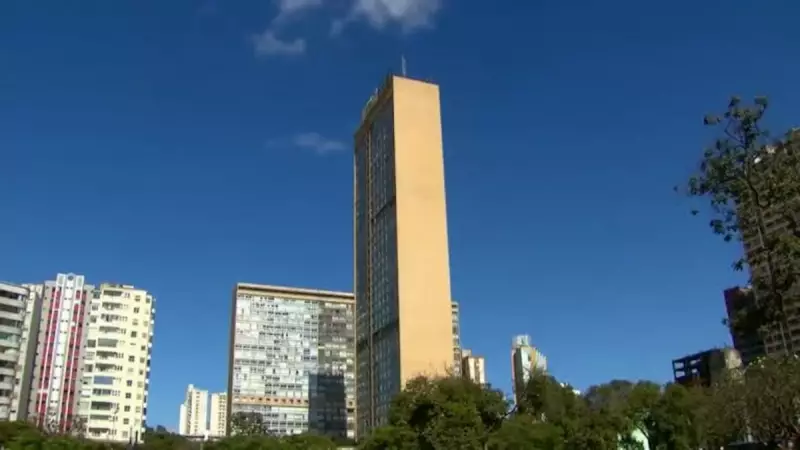 Síndica do Edifício JK em BH vai a julgamento por negligência em patrimônio tombado — entenda o caso