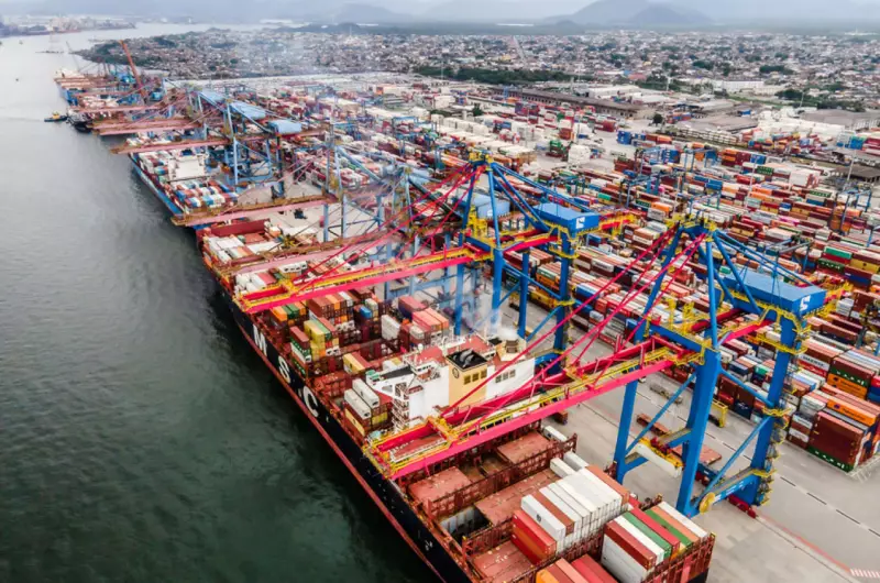Tarifaço Americano: Confiança da Indústria Exportadora Brasileira Desaba a Níveis Críticos, Revela CNI