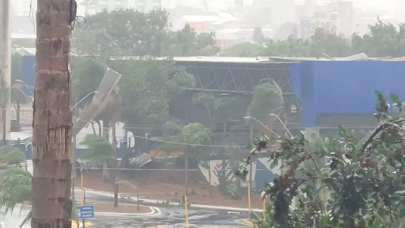 Temporal Assusta Interior de SP: Ventania de Deixa Rastro de Destelhamentos e Prejuízos