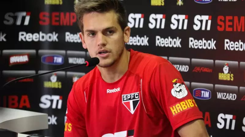 Toloi de Volta ao Tricolor: Zagueiro É Apresentado e Celebra Retorno ao São Paulo com Emoção