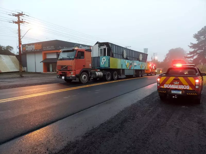 Tragédia na BR-280: Motociclista perde a vida em colisão traseira com caminhão em Santa Catarina