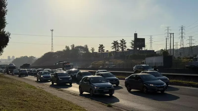 Tragédia na Dutra: Motorista não resiste a colisão frontal entre carretas em São José dos Campos