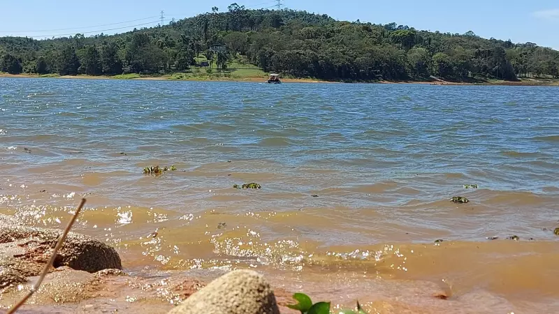 Tragédia na Represa de Itupararanga: Jovem de 19 Anos Morre Afogado em Alumínio